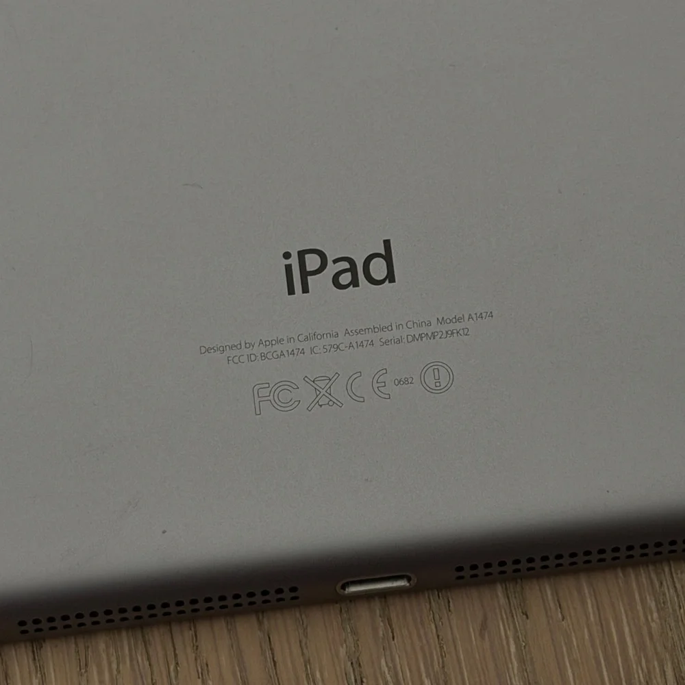 Apple iPad Air 1st Generation 64gb Space Grey 9.7” Screen